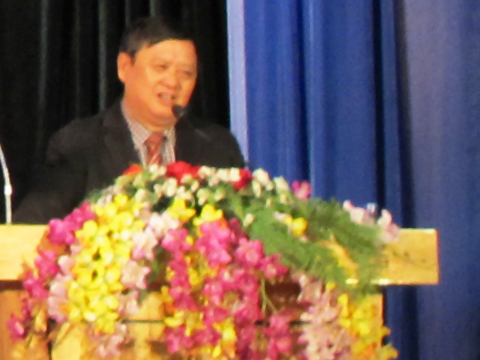 Thầy PGS.TS Phạm Tuấn Bình, nguyên Phó Giám đốc Học viện thay mặt cho các thầy cô giáo phát biểu cảm tưởng