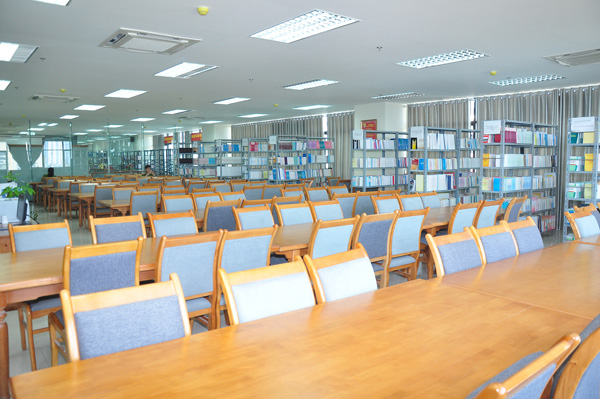 Phòng đọc với sức chứa 200 người.