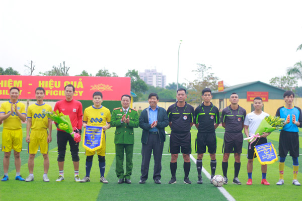 Giao lưu bóng đá giữa Học viện CSND và Công ty TNHH Phát triển Du lịch Quốc tế Phượng Hoàng