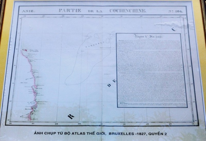 15 / 29 Ảnh chụp từ bộ Atlas thế giới của Phillipe Vandemaelen xuất bản năm 1827 tại Bỉ, trong đó vẽ và miêu tả rõ quần đảo Hoàng Sa thuộc lãnh thổ của Vương quốc An Nam. Ảnh: VGP/Thế Phong